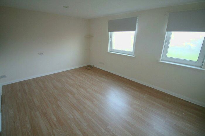 Studio To Rent In Pegasus Avenue, Carluke, ML8