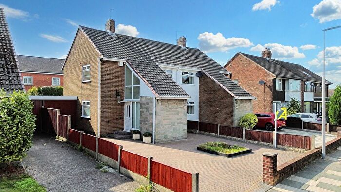3 Bedroom Semi-Detached House For Sale In Glencourse Road, Widnes, WA8