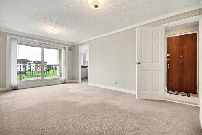 1 Bedroom Flat To Rent In Battery Park Avenue, Inverclyde, Greenock, PA16