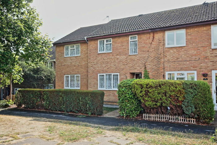 4 Bedroom Semi-Detached House To Rent In Westmead, Woking, GU21