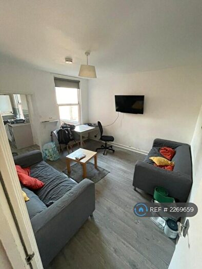 5 Bedroom End Of Terrace House To Rent In Lenton, Lenton, Nottingham, NG7