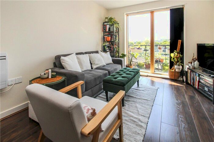 1 Bedroom Flat To Rent In Durnsford Road, London, SW19