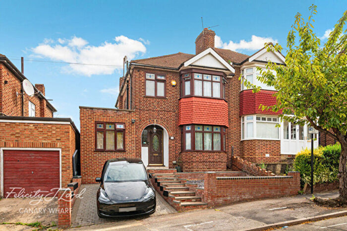 4 Bedroom Semi-Detached House For Sale In Grantock Road, London, E17