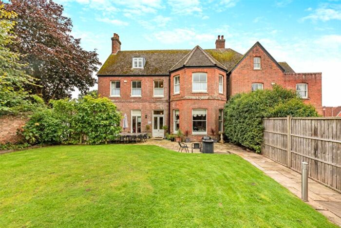 6 Bedroom Semi-Detached House For Sale In Quay Road, Christchurch, Dorset, BH23