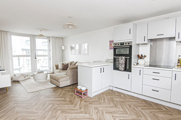 2 Bedroom Apartment For Sale In Cowleaze Path, Banwell, BS29