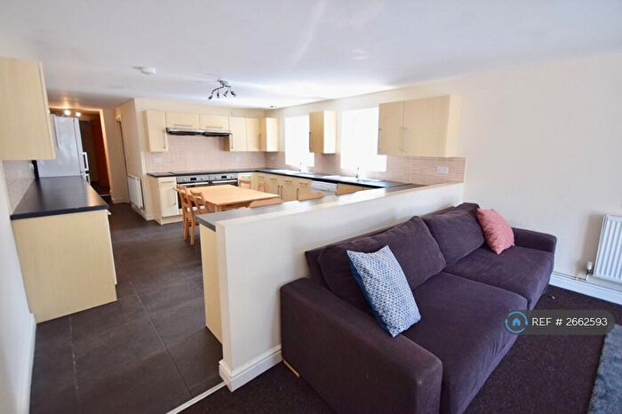 10 Bedroom Semi-Detached House To Rent In Wyeverne Road, Cardiff, CF24