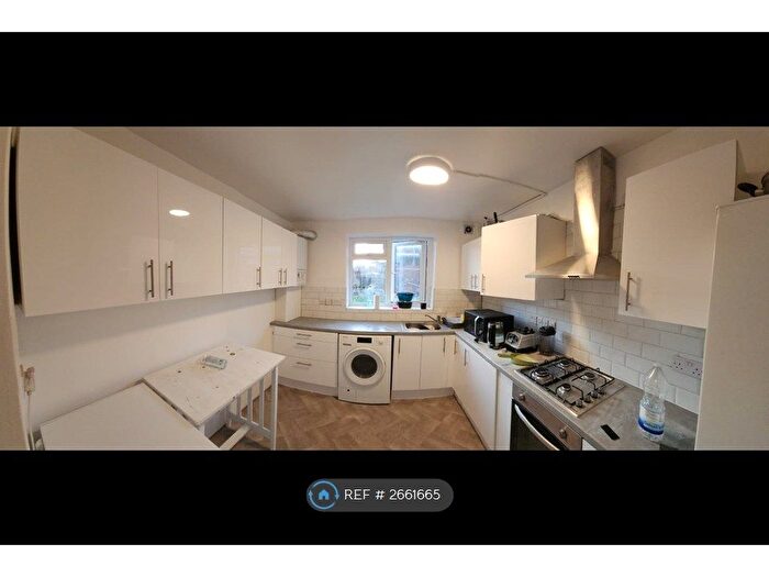 2 Bedroom Flat To Rent In Merryhills Court, London, N14