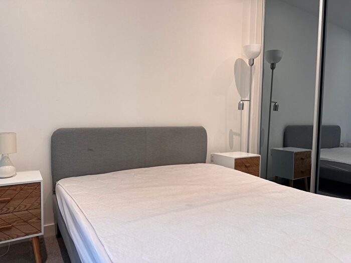 1 Bedroom Flat To Rent In Gillender Street, London, E3