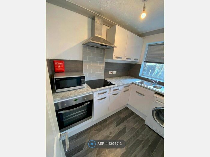 1 Bedroom Flat To Rent In Watchetts Road, Camberley, GU15