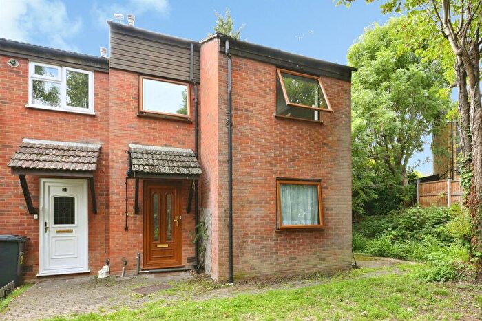 1 Bedroom Cottage For Sale In Burford Mews, Hoddesdon, EN11
