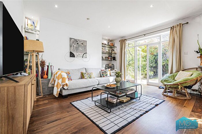 2 Bedroom Flat For Sale In Acol Road, South Hampstead, NW6