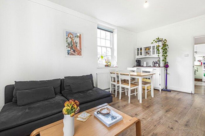 2 Bedroom Apartment To Rent In Maygood Street, London, N1