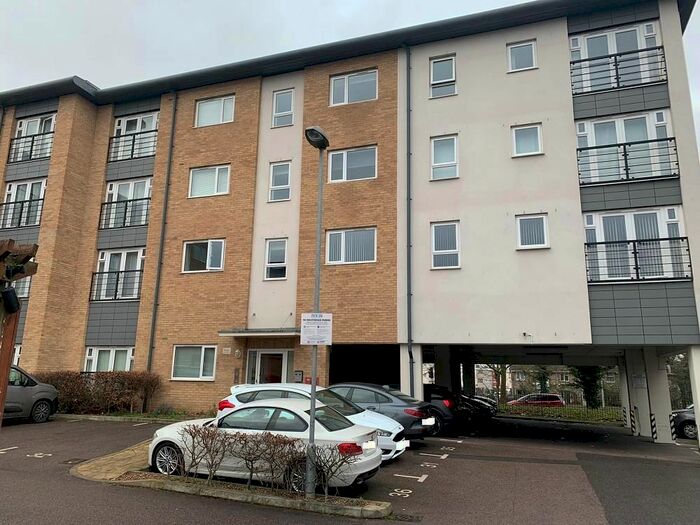 1 Bedroom Flat To Rent In Southernhay Close, Basildon, SS14