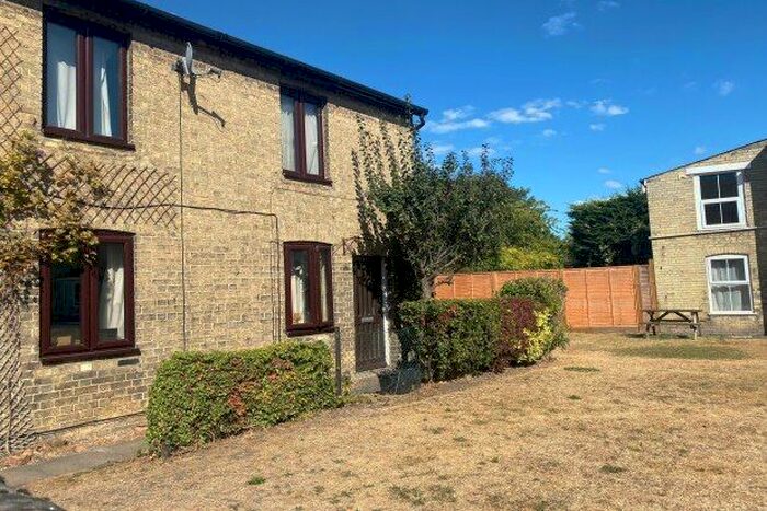 2 Bedroom Property To Rent In High Street, Cambridge, CB22