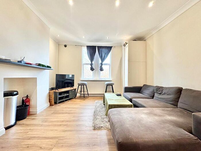 3 Bedroom Apartment To Rent In Malcolm Close Oakfield Road, SE20