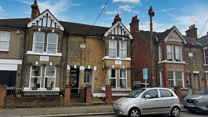 3 Bedroom Semi-Detached House For Sale In Rectory Road, Stanford-Le-Hope, Essex, SS17