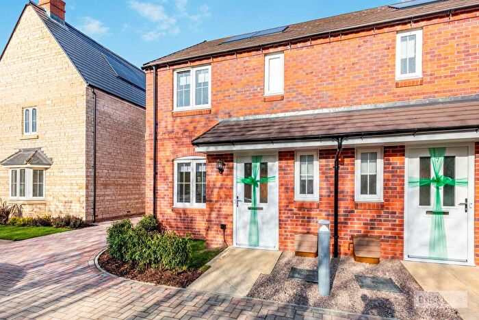 3 Bedroom House To Rent In Blackcap Close, Rothwell, Kettering, NN14