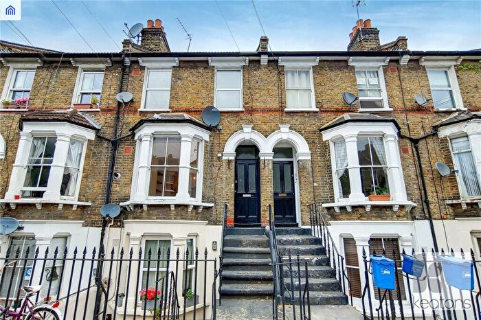 2 Bedroom Flat To Rent In Mabley Street, Hackney, London, E9