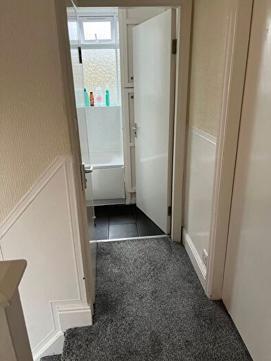 5 Bedroom Semi-Detached House To Rent In Arnesby Road, Nottingham, NG7