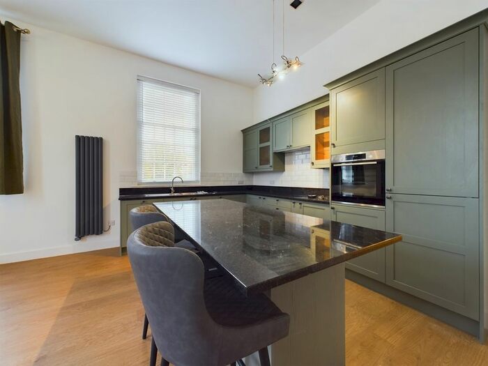 1 Bedroom Flat To Rent In The Crescent, Gloucester, GL1