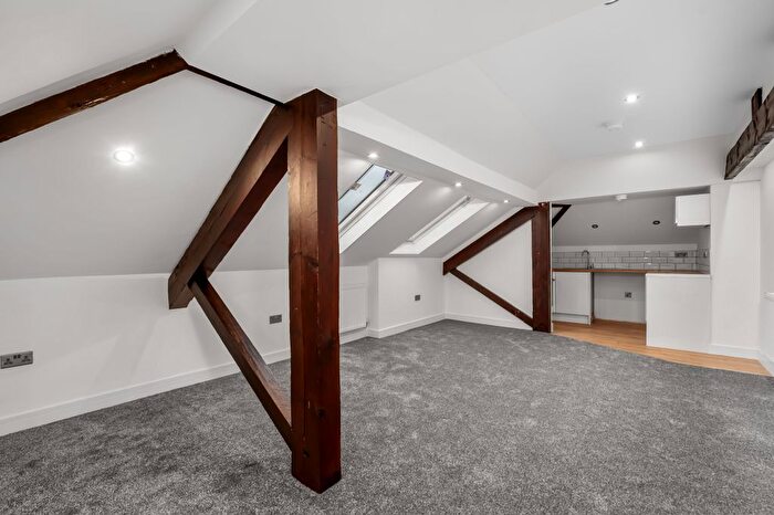 1 Bedroom Flat To Rent In Apartment, Bank Street, Castleford, WF10