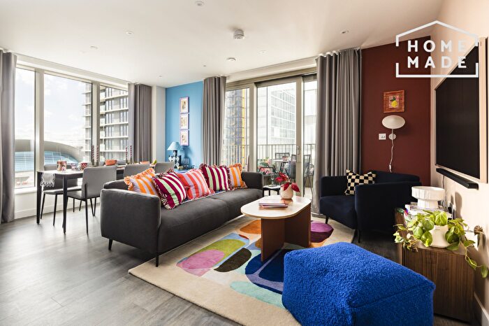 3 Bedroom Flat To Rent In Coppermaker Square, Aarons Building, E20