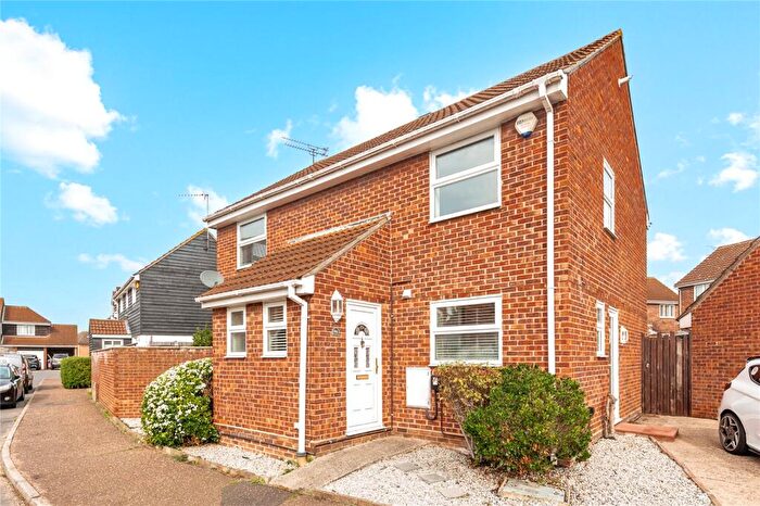 4 Bedroom Detached House For Sale In Hamberts Road, South Woodham Ferrers, Chelmsford, Essex, CM3