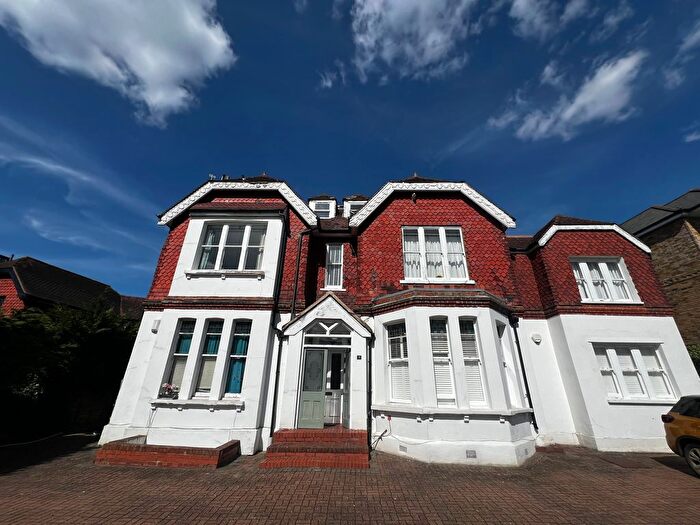 2 Bedroom Flat To Rent In Park Hill Road, Bromley, BR2