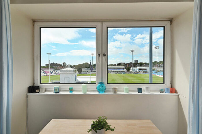 2 Bedroom Apartment For Sale In Palmeira Avenue, Hove, BN3 - Photo 4