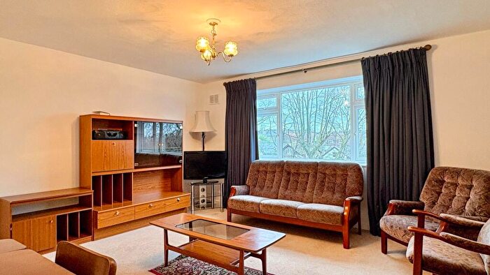 2 Bedroom Flat To Rent In Shoot-Up Hill, London, NW2