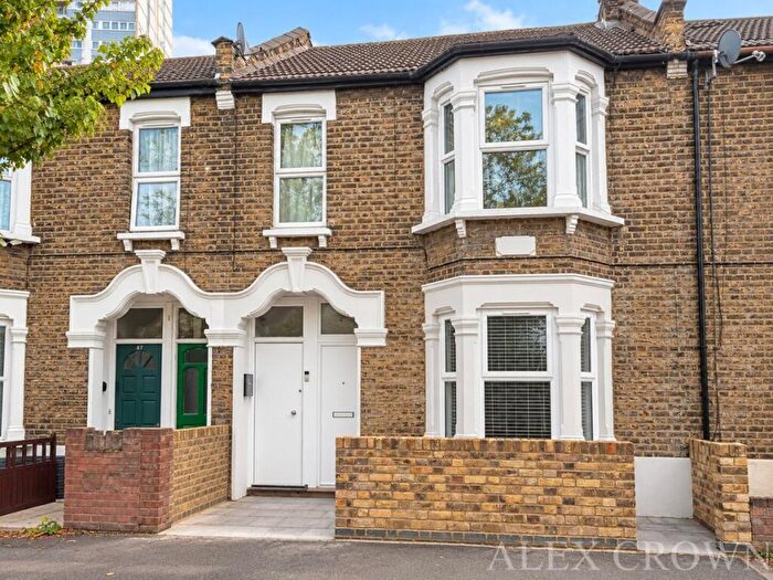 1 Bedroom Flat To Rent In Carson Road, Canning Town, E16