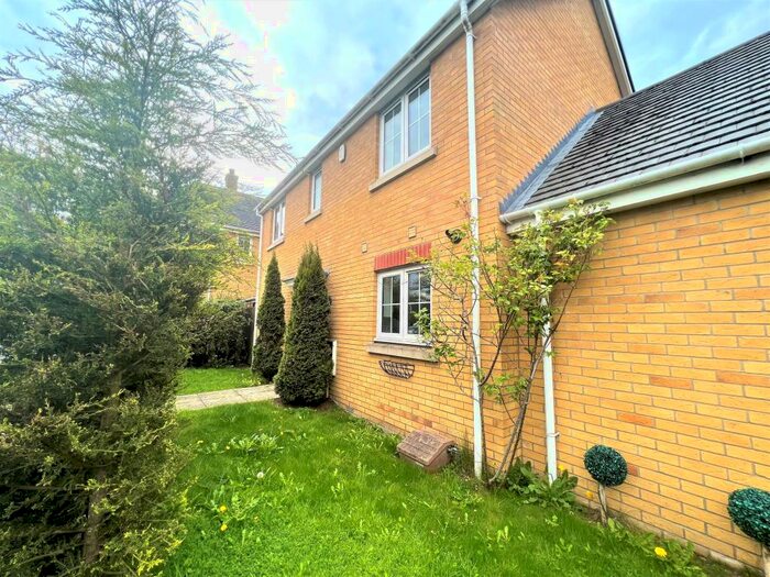 3 Bedroom House To Rent In Gilpin Court, Hockliffe, Leighton Buzzard, LU7