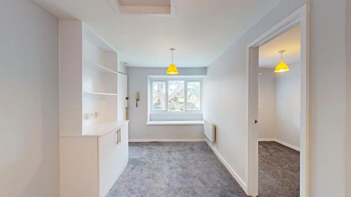 1 Bedroom Flat To Rent In Beardsley Way, Acton, W3