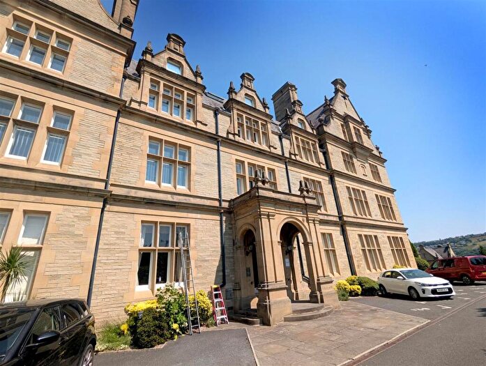 2 Bedroom Apartment For Sale In Edgecombe House Apartments, Halifax, HX1