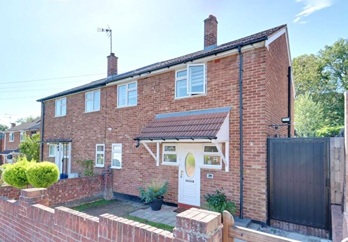 3 Bedroom Semi-Detached House For Sale In Corran Way, South Ockendon, RM15