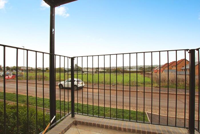2 Bedroom Flat To Rent In Bridgeman Way - Patchway, BS10
