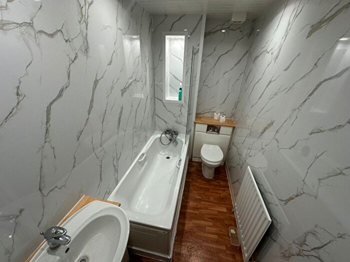 2 Bedroom Flat To Rent In Cooke Street, Barking, IG11