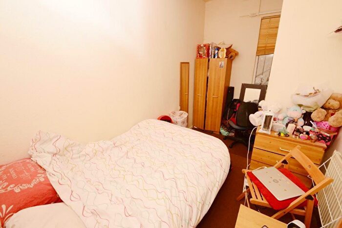 4 Bedroom Terraced House To Rent In Kathleen Grove, Rusholme, Manchester, M14