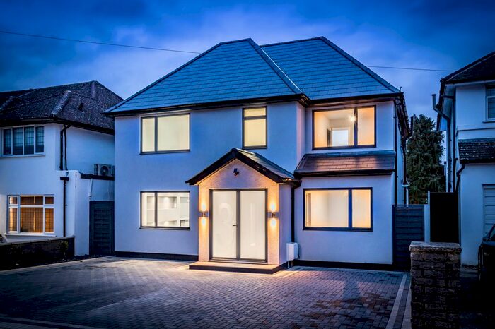 5 Bedroom Detached House To Rent In Derwent Avenue, London, SW15