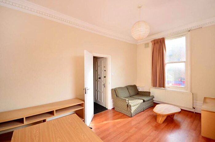 1 Bedroom Flat To Rent In Crouch Hill, N4