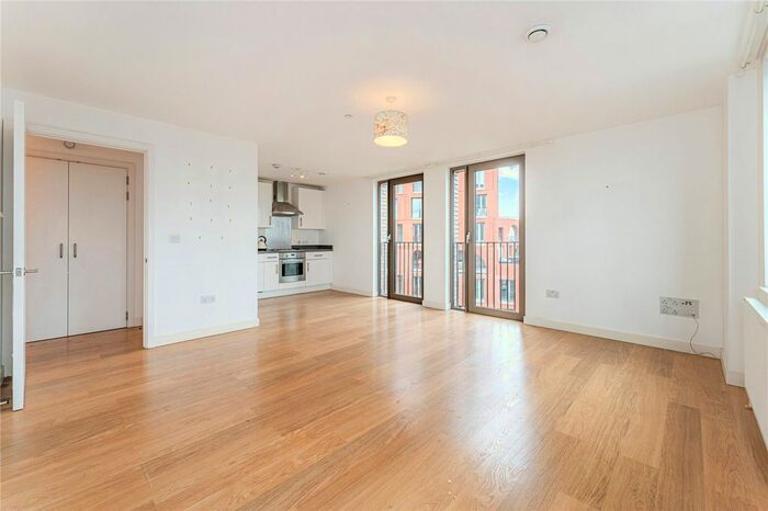 2 Bedroom Flat To Rent In Saxon Court, York Way, N1C