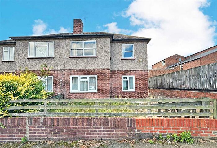 2 Bedroom Maisonette For Sale In Ewart Road, Honor Oak, SE23