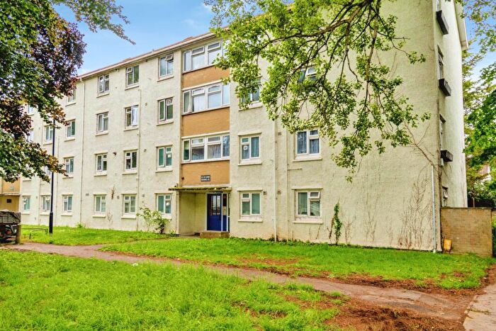 2 Bedroom Flat For Sale In Lower Brownhill Road, Southampton, Hampshire, SO16