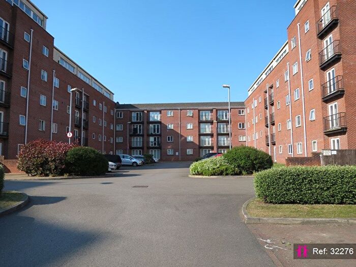 2 Bedroom Flat To Rent In Hessel Street, Salford, M50