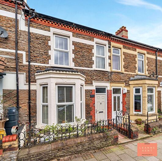 3 Bedroom Terraced House For Sale In Bartlett Street, Caerphilly, CF83