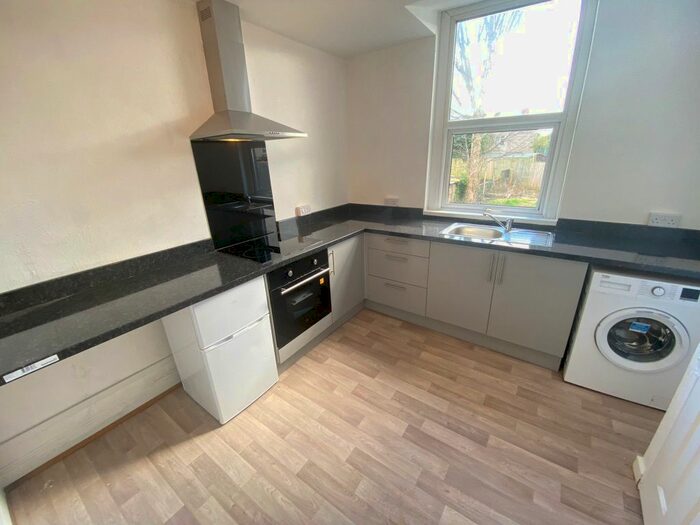 1 Bedroom Flat To Rent In Malpas Road, Newport, Gwent, NP20