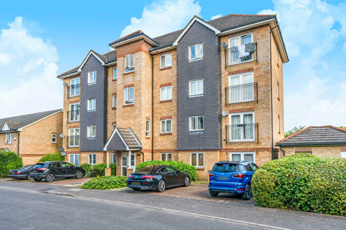 2 Bedroom Flat To Rent In Old School Place, CR0