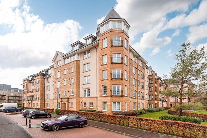 2 Bedroom Flat For Sale In / Powderhall Brae, Edinburgh, EH7