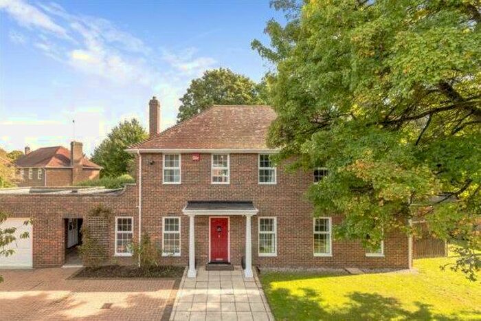 4 Bedroom Detached House To Rent In Stanton Drive, Chichester, PO19