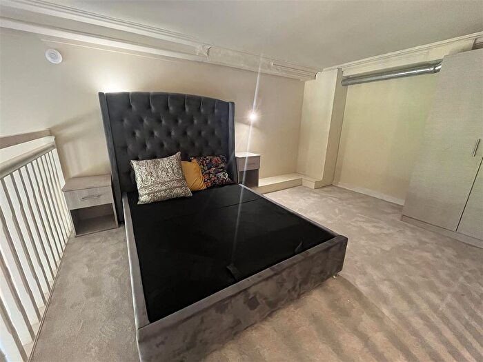 1 Bedroom Flat To Rent In A, The Headrow, Leeds, LS1